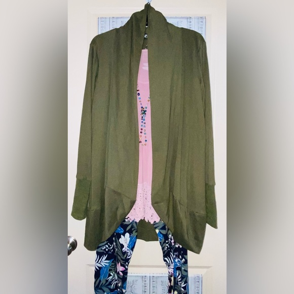 NWT CNFIO Sz-XL Easy Coordinate Cardigan- Comfort & Confidence Soft & Fresh Look - Picture 8 of 16